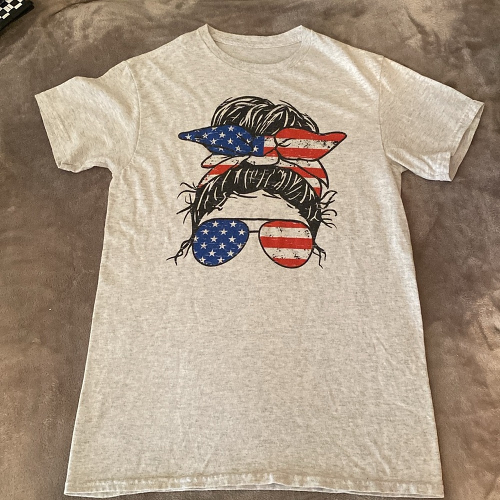 American Patriotic Women’s Tee Size Medium